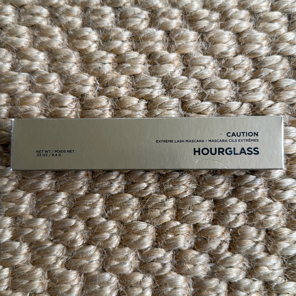 NWT - NIB - Hourglass Caution Extreme length Mascara - Ultra Black